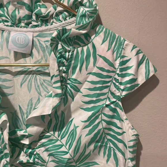 Devon Baer Fern Print Ruffle Neck Top‎ - Picture 2 of 6